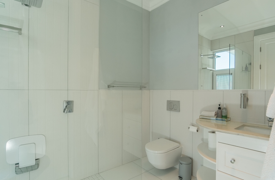 7 Bedroom Property for Sale in Cairnside Western Cape